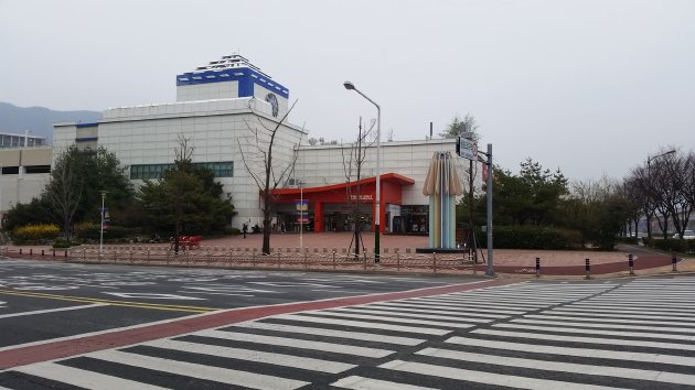 ホームプラス 金海店の外観